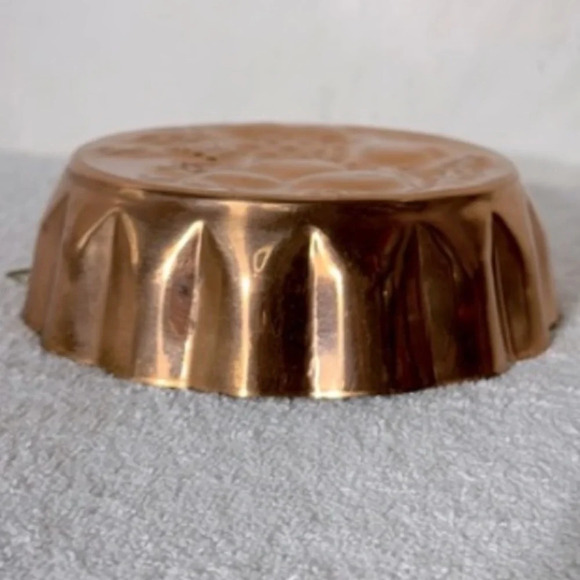 Vintage Copper Jelly Mold Food Mold Fruit Design Wall Decor - Picture 7 of 15